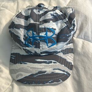 One size boys, under armor hat, gray camouflage